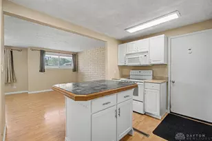 205 Cherry Blossom Pl, West Carrollton, OH 45449 - Photo 17