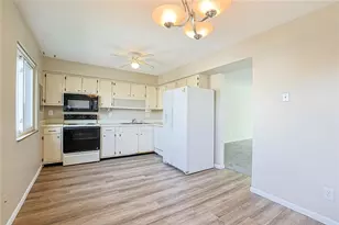 2260 Coach Dr, Kettering, OH 45440 - Photo 11