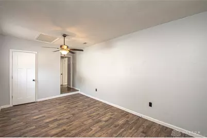 1482 Cobblestone Street, Riverside, OH 45432 - Photo 9