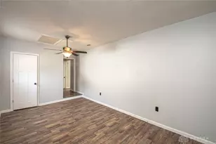 1482 Cobblestone St, Riverside, OH 45432 - Photo 9