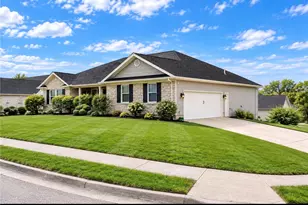 930 Oak Hill Ct, Troy, OH 45373 - Photo 1