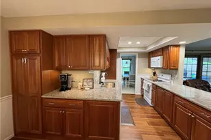 2308 Wrenside Ln, Dayton, OH 45440 - Photo 9