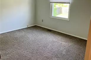 8711 Watergate Dr, Huber Heights, OH 45424 - Photo 15