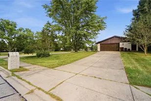910 Sunnycreek Dr, Centerville, OH 45458 - Photo 67