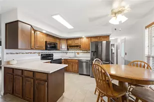 1981 Campus Dr, Fairborn, OH 45324 - Photo 9