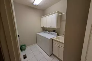 5981 Oak Ridge Dr, Huber Heights, OH 45424 - Photo 27