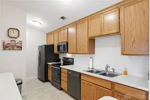 6600 Wareham Ct, Centerville, OH 45459 - Photo 9