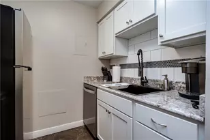 827 Wilmington Ave, Dayton, OH 45420 - Photo 9