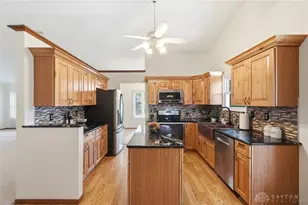 8764 Cheers Cir, Huber Heights, OH 45424 - Photo 15