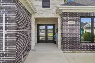 9493 Monaco Cir, Centerville, OH 45458 - Photo 5
