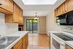 9765 Centerville Creek Ln, Washington Twp, OH 45458 - Photo 27