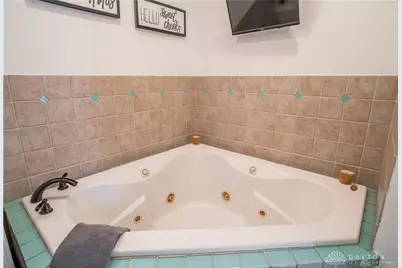 5914 Lynnaway Drive, Dayton, OH 45415 - Photo 33