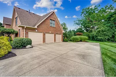 301 Yankee Trace Drive, Centerville, OH 45458 - Photo 3