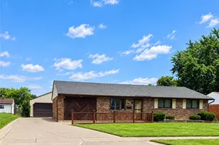 6566 Highbury Rd, Huber Heights, OH 45424 - Photo 1