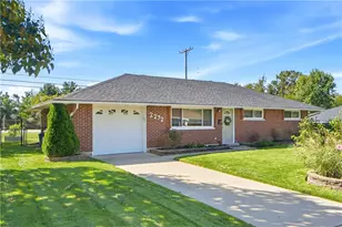 2272 Bushwick Dr, West Carrollton, OH 45439 - Photo 3