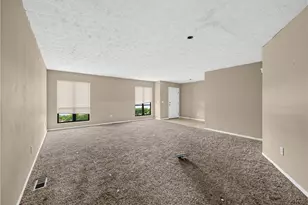 6636 Portrait Dr, Dayton, OH 45415 - Photo 3