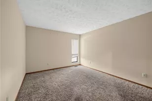 6636 Portrait Dr, Dayton, OH 45415 - Photo 9