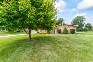 845 Burnside Dr, Tipp City, OH 45371 - Photo 3