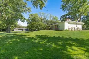 1663 Curlett Dr, Beavercreek, OH 45432 - Photo 17