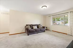 630 Wisteria Dr, Troy, OH 45373 - Photo 15