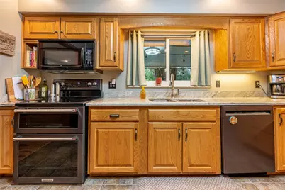 829 Lovetta Drive, Kettering, OH 45429 - Photo 15