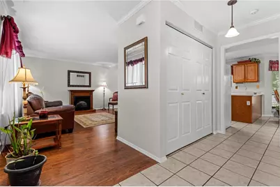8807 Deer Valley Drive, Huber Heights, OH 45424 - Photo 5