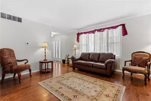 8807 Deer Valley Dr, Huber Heights, OH 45424 - Photo 7