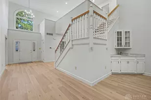889 Timberlake Ct, Dayton, OH 45429 - Photo 9