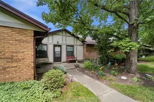 810 Pine Needles Dr, Dayton, OH 45458 - Photo 3