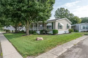 489 Oak Lawn Dr, Fairborn, OH 45324 - Photo 1