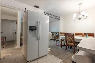 1706 Clovis Ct, Dayton, OH 45417 - Photo 9