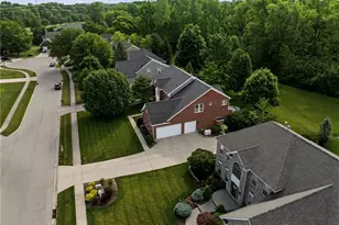 1050 Star Valley Ct, Centerville, OH 45458 - Photo 9