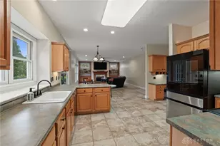 1939 Fountain View Dr, Dayton, OH 45414 - Photo 17