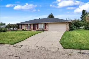 6230 7 Pines Dr, West Carrollton, OH 45449 - Photo 1
