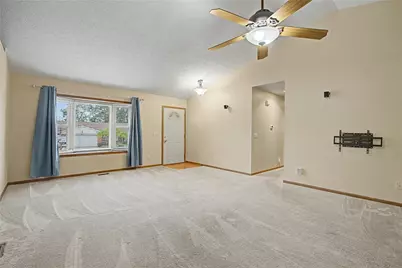 6230 7 Pines Drive, West Carrollton, OH 45449 - Photo 9