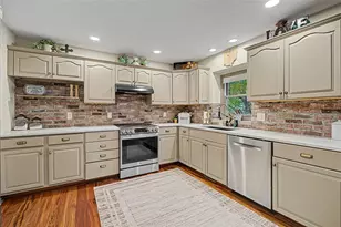2742 Greenridge Cir, Beavercreek, OH 45431 - Photo 7