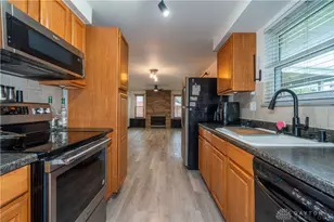 7701 Shepherdess Dr, Huber Heights, OH 45424 - Photo 17