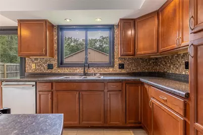 7249 Pepperton Court, Dayton, OH 45415 - Photo 15