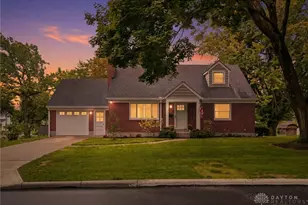 136 E Ridgeway Dr, Centerville, OH 45459 - Photo 1