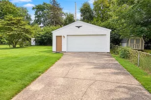 5060 Lauderdale Dr, Moraine, OH 45439 - Photo 3