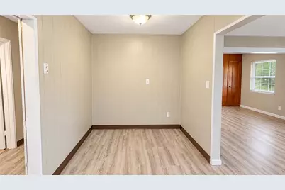 5060 Lauderdale Drive, Moraine, OH 45439 - Photo 7