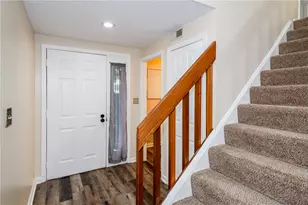 8495 Woodgrove Dr, Washington Twp, OH 45458 - Photo 5