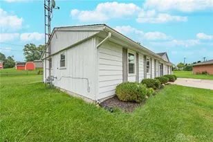2128 Brennan Ln, Springfield, OH 45506 - Photo 3