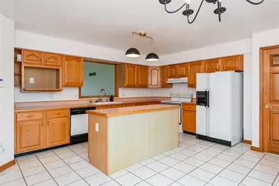 7825 Belle Plain Drive, West Carrollton, OH 45424 - Photo 5