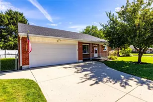 634 Martin Dr, Xenia, OH 45385 - Photo 1