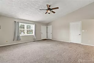 7603 Paragon Commons Cir, Centerville, OH 45459 - Photo 5
