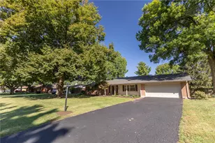 887 New England Ave, Centerville, OH 45429 - Photo 3