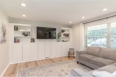 887 New England Avenue, Centerville, OH 45429 - Photo 9