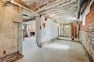 39 E 1st St, Dayton, OH 45402 - Photo 11