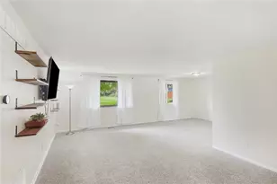 7680 John Elwood Dr, Centerville, OH 45459 - Photo 9